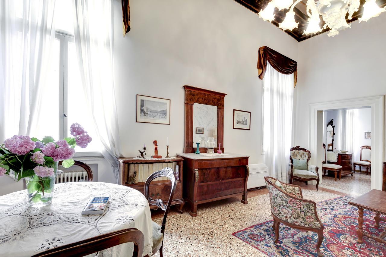 Testa Venice Luaran gambar