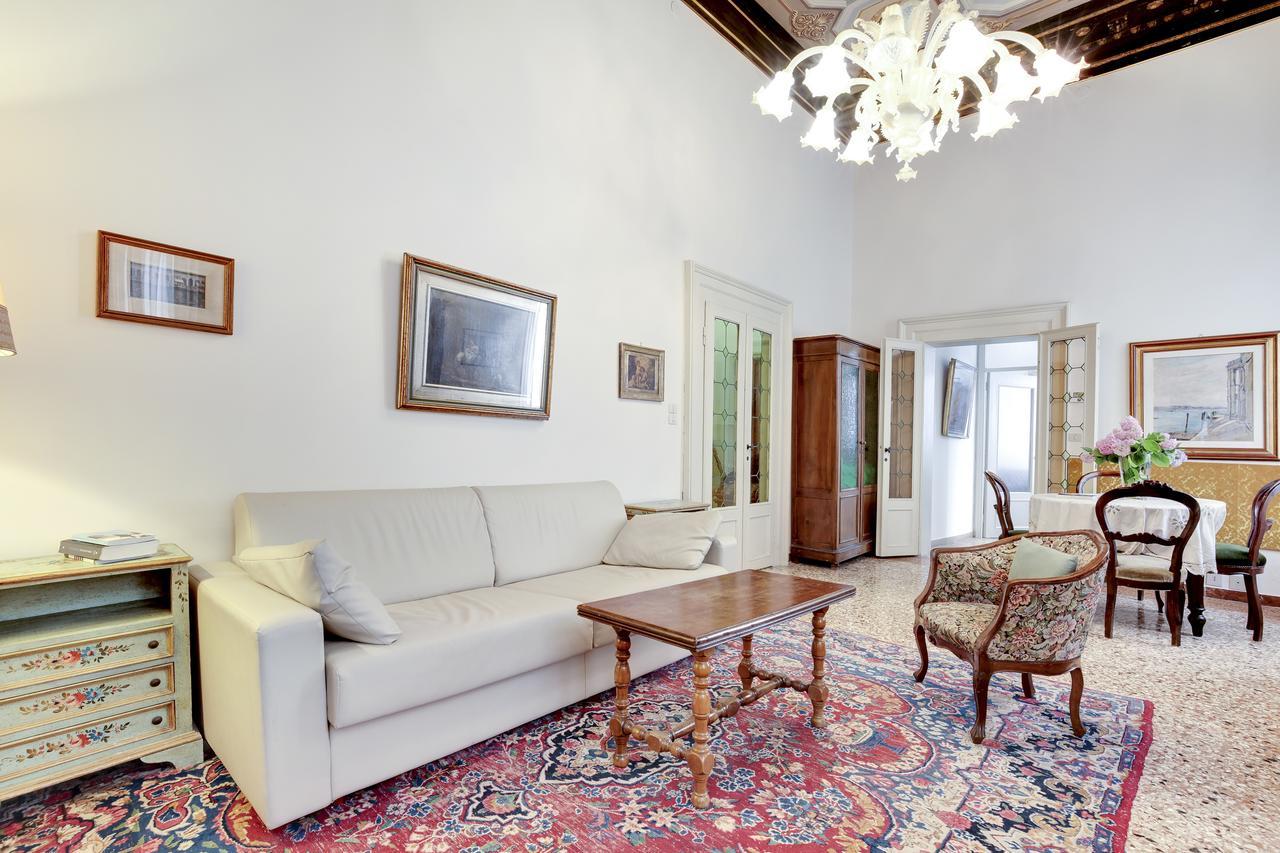 Testa Venice Luaran gambar