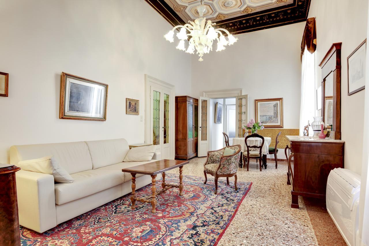 Testa Venice Luaran gambar